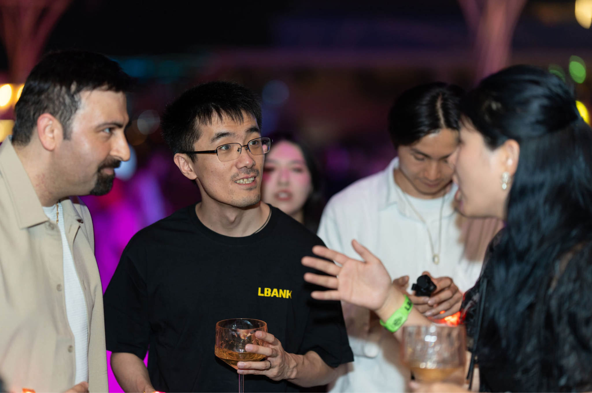 打破边界的共识之夜：LBank Eric He在迪拜诠释Web3精神与MEME未来